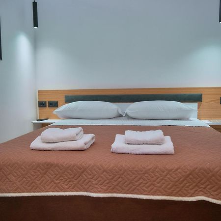 Kalpazo Inn Тирана Екстер'єр фото
