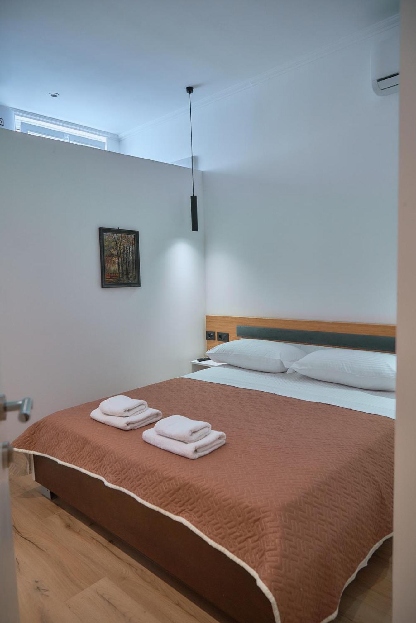 Kalpazo Inn Тирана Екстер'єр фото