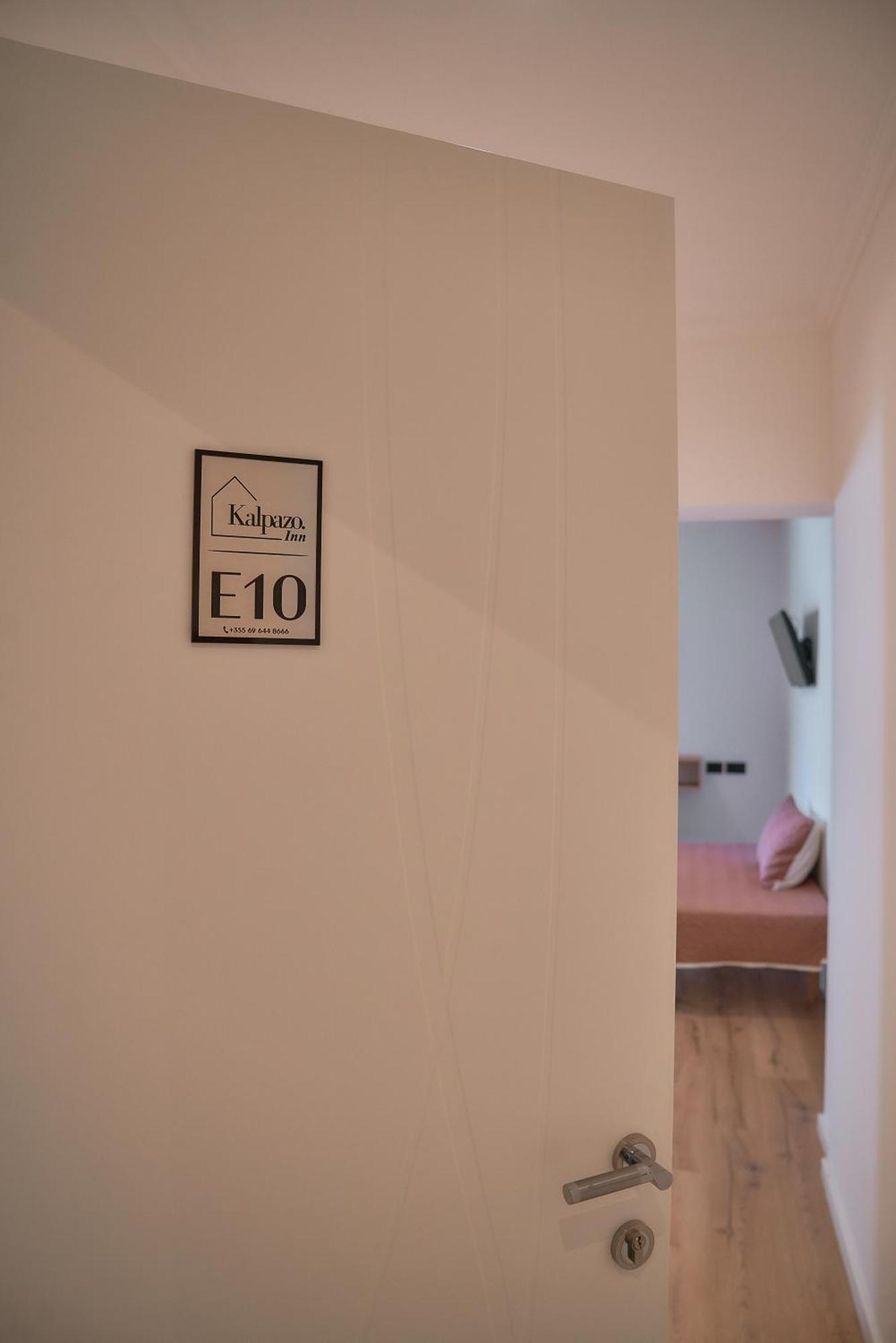 Kalpazo Inn Тирана Екстер'єр фото
