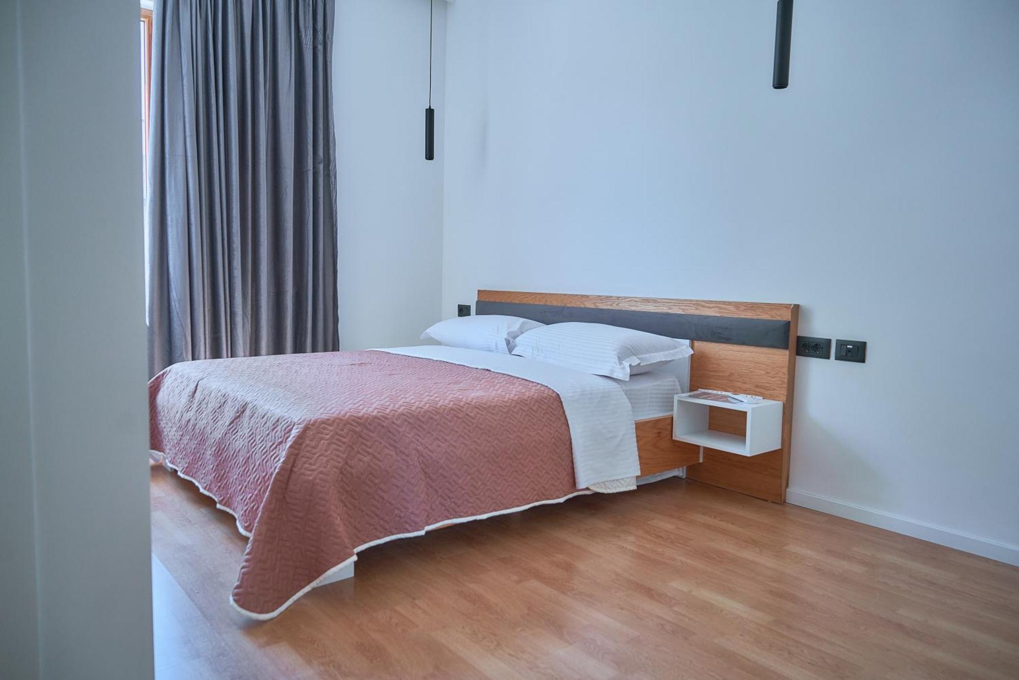 Kalpazo Inn Тирана Екстер'єр фото