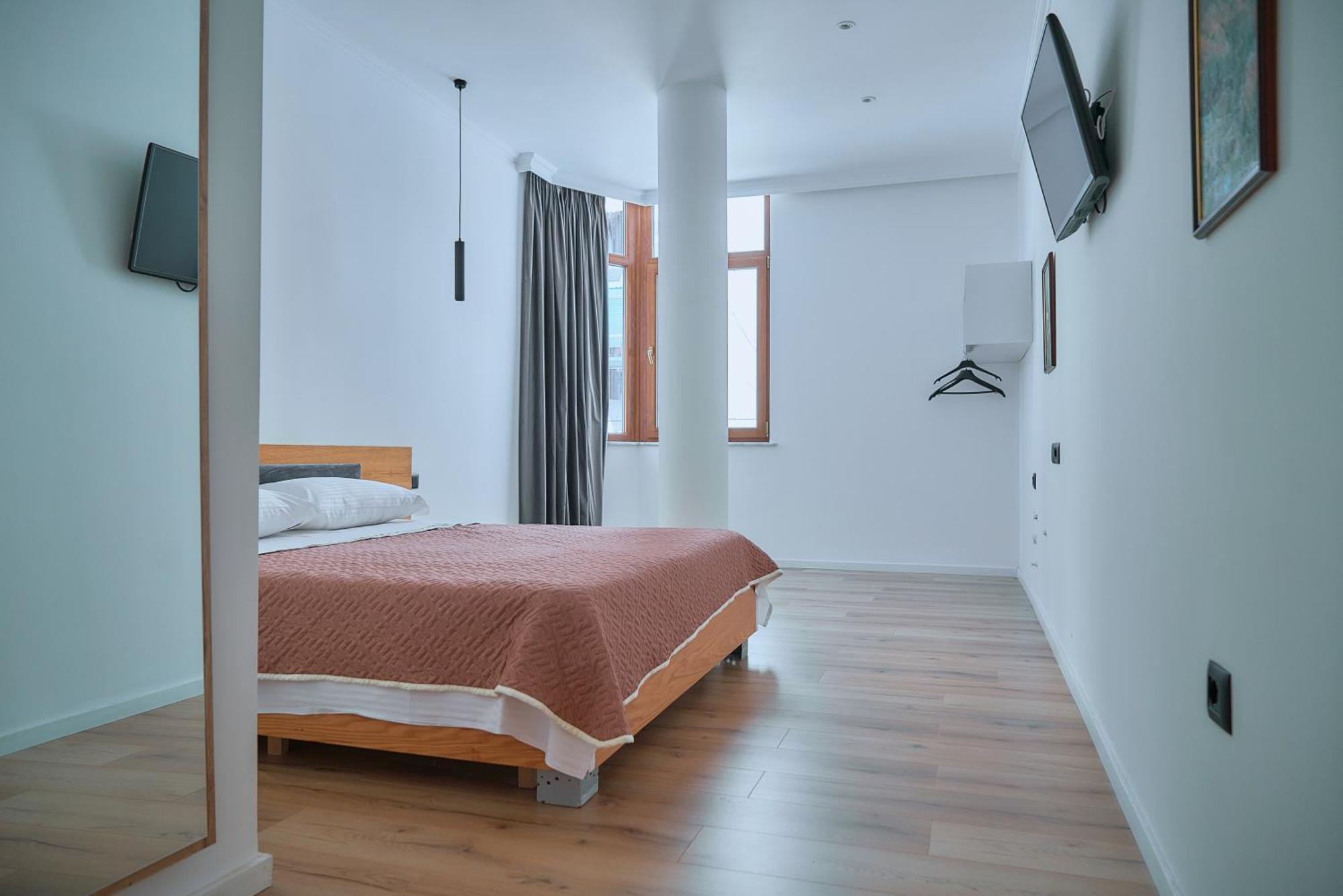 Kalpazo Inn Тирана Екстер'єр фото