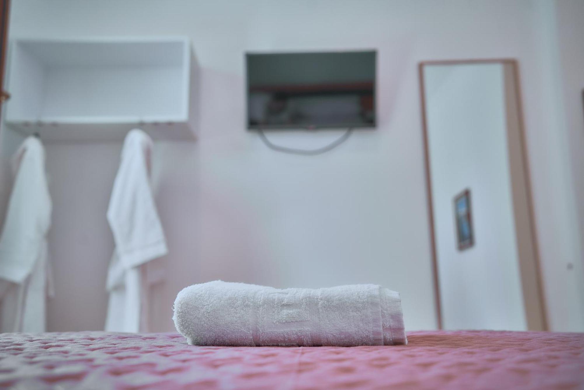 Kalpazo Inn Тирана Екстер'єр фото