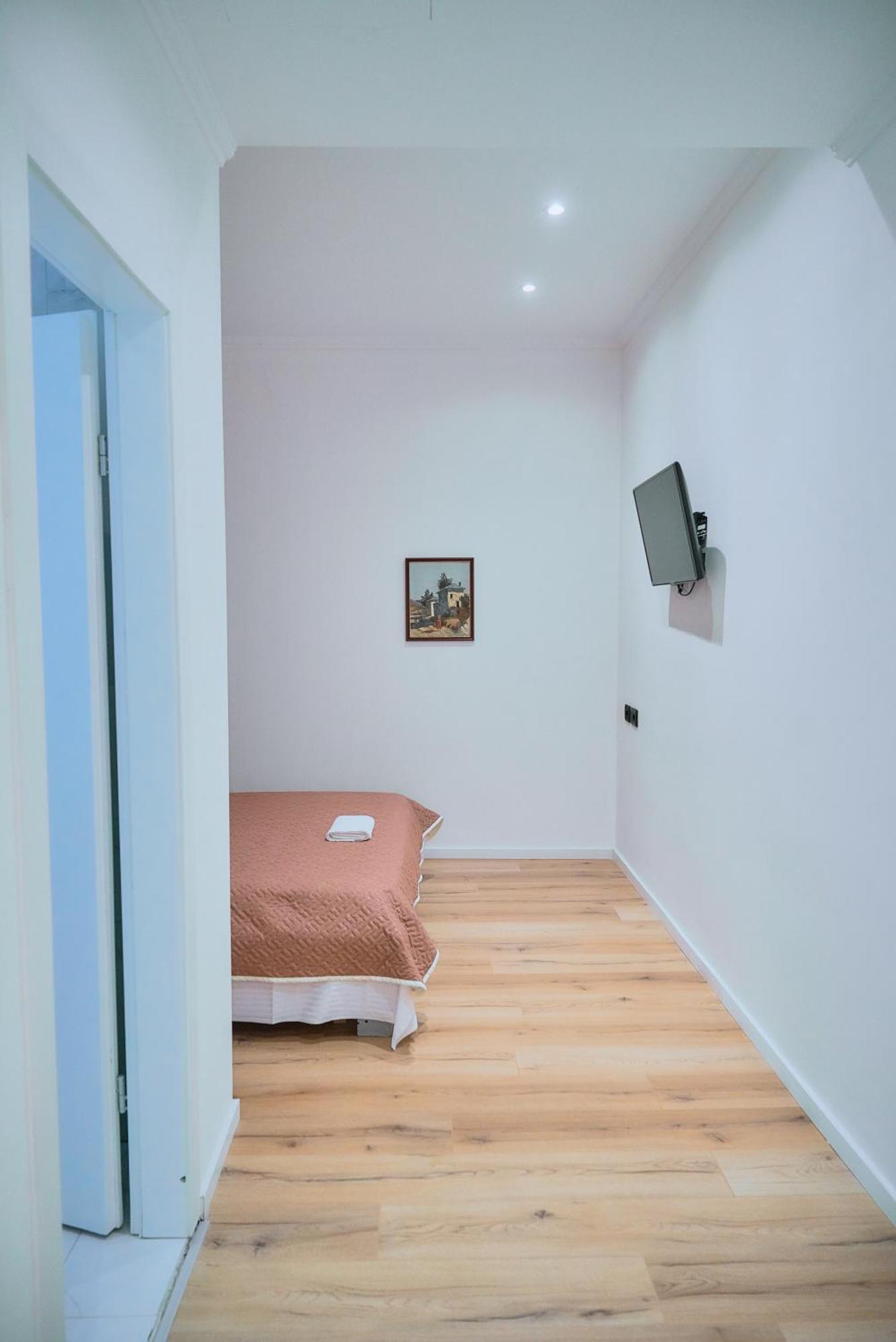 Kalpazo Inn Тирана Екстер'єр фото