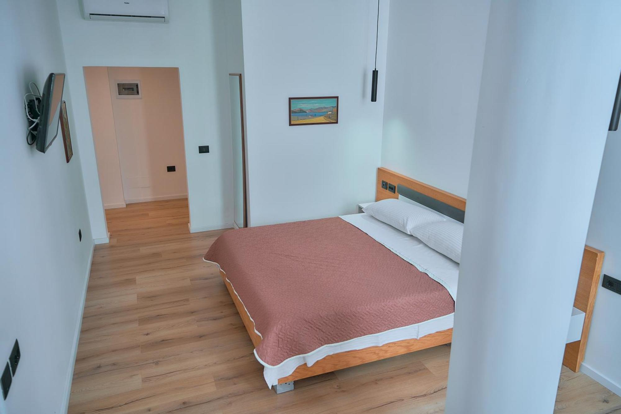 Kalpazo Inn Тирана Екстер'єр фото