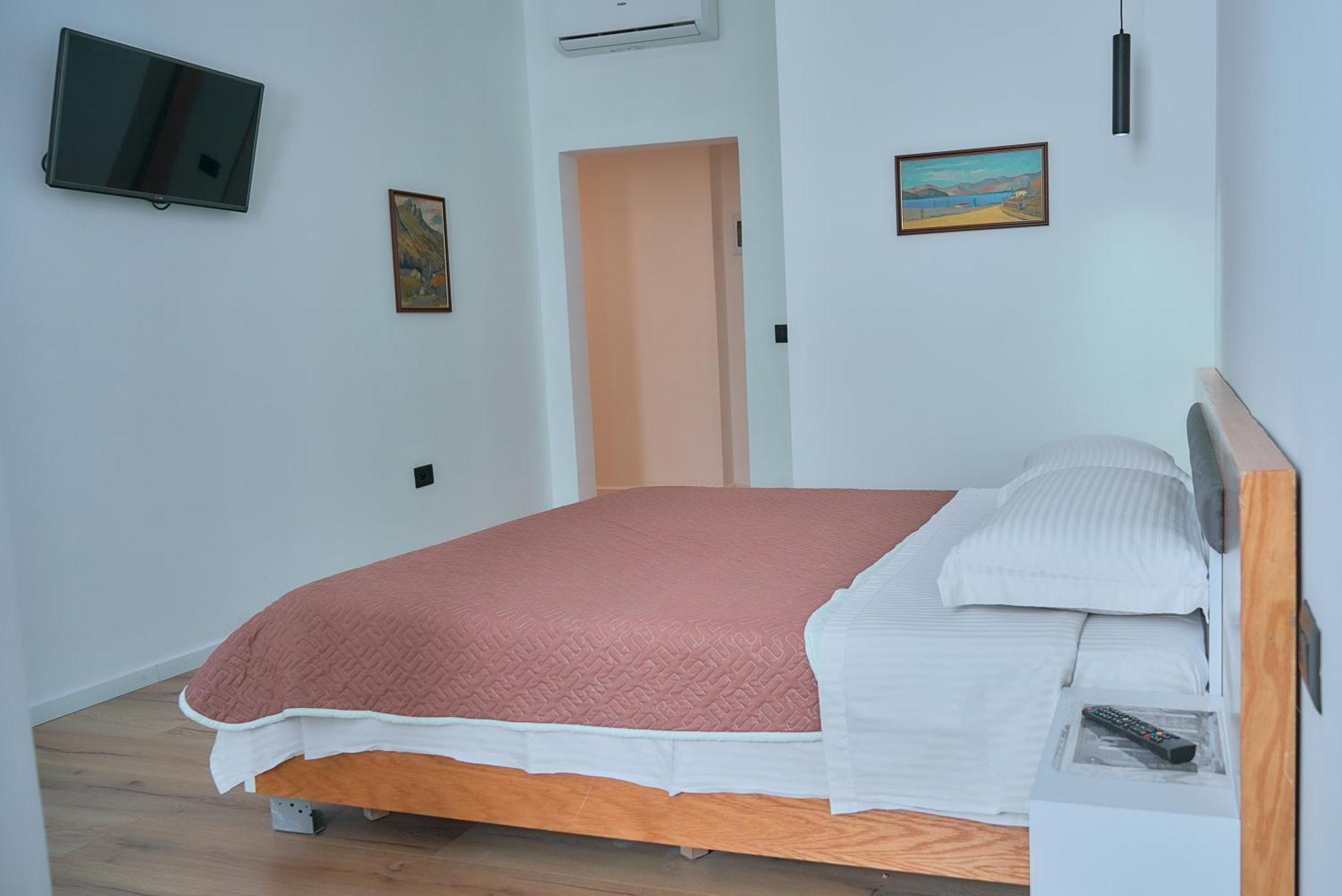 Kalpazo Inn Тирана Екстер'єр фото