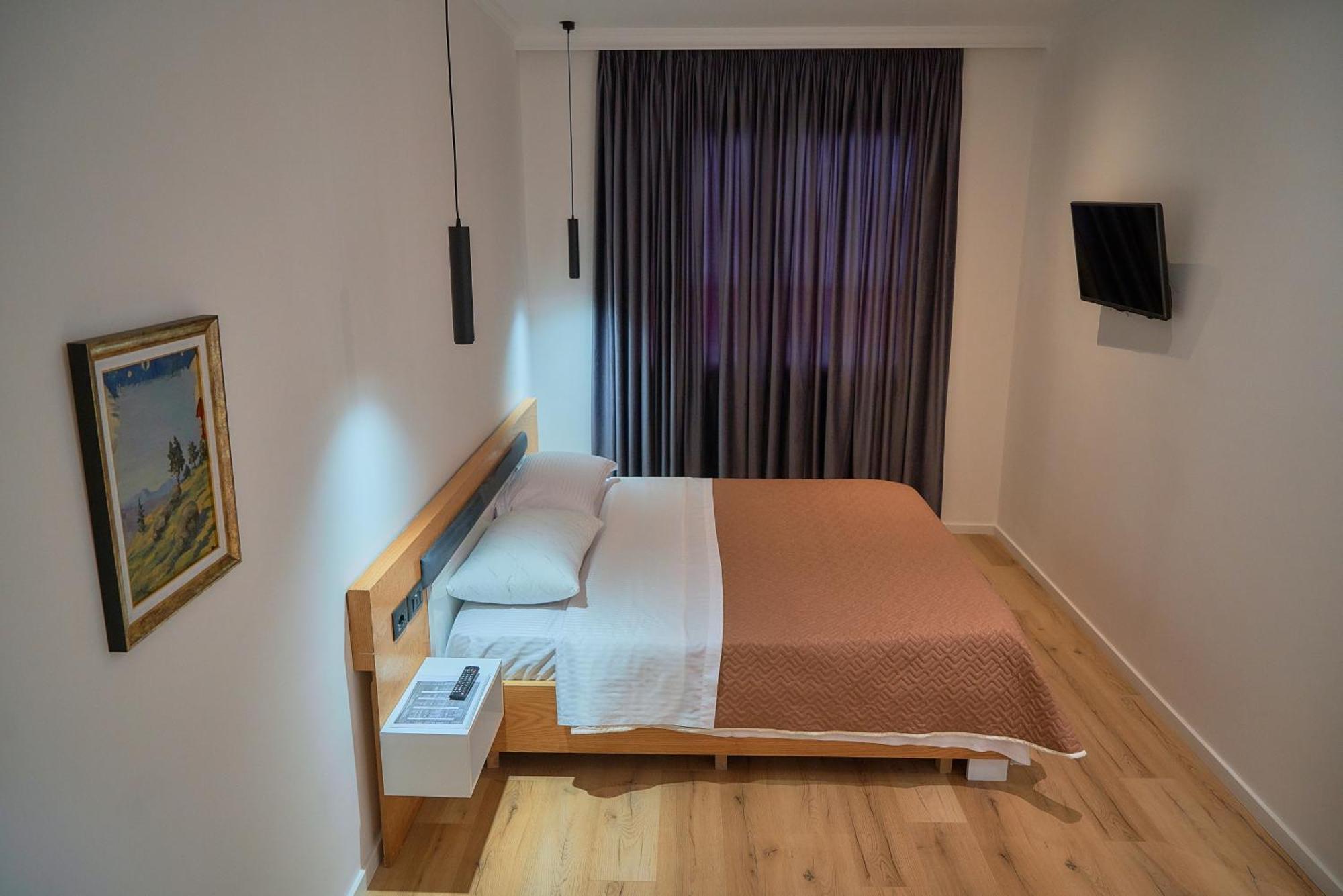 Kalpazo Inn Тирана Екстер'єр фото