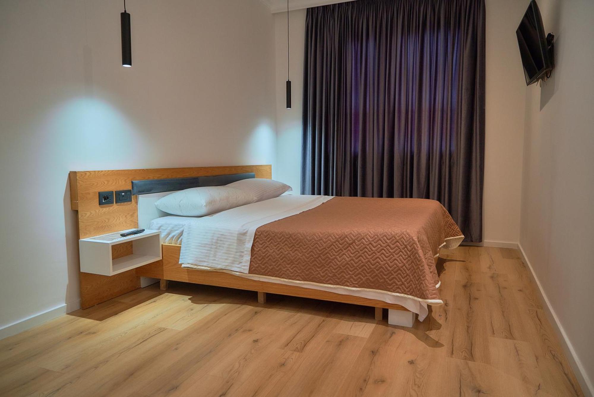 Kalpazo Inn Тирана Екстер'єр фото