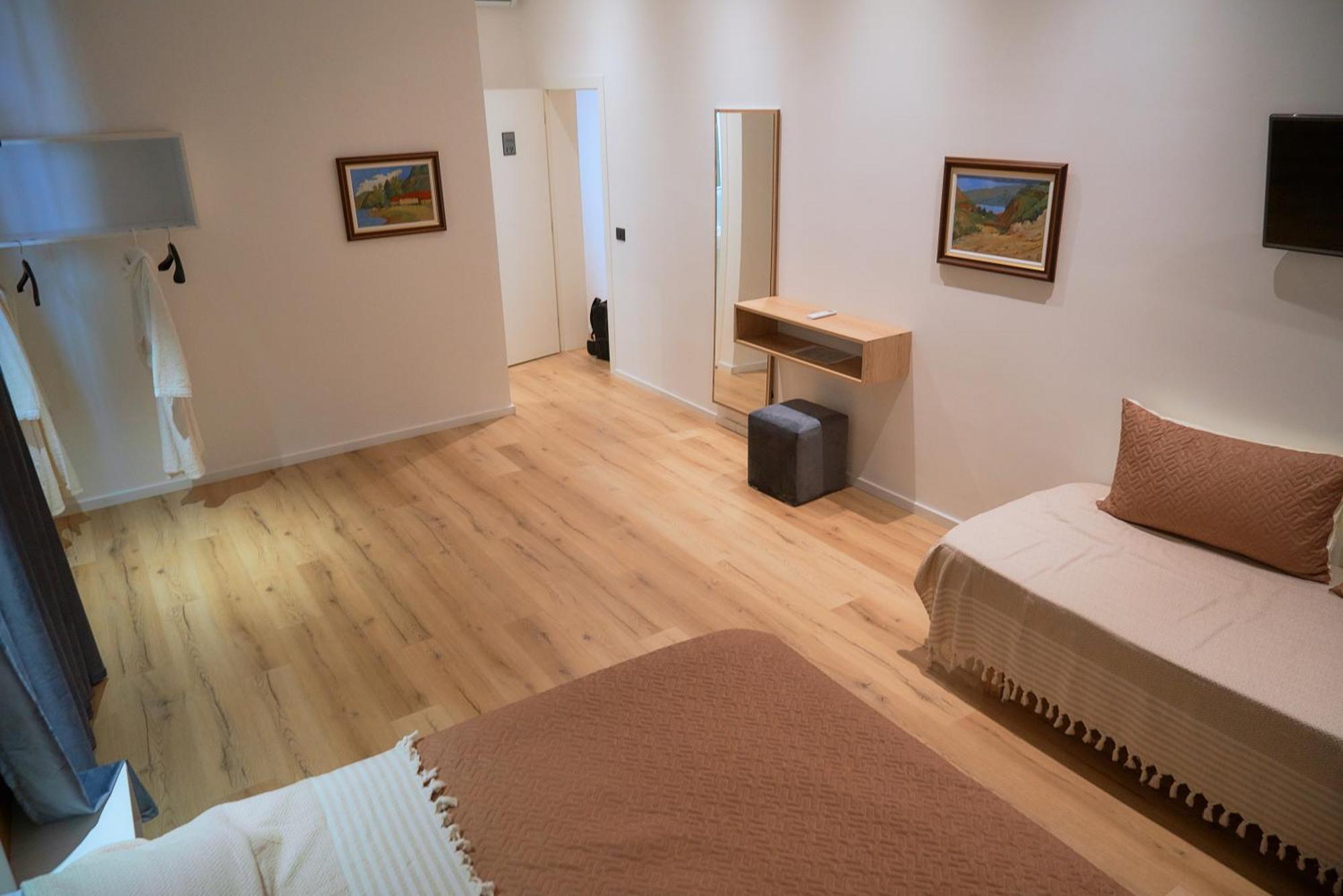 Kalpazo Inn Тирана Екстер'єр фото