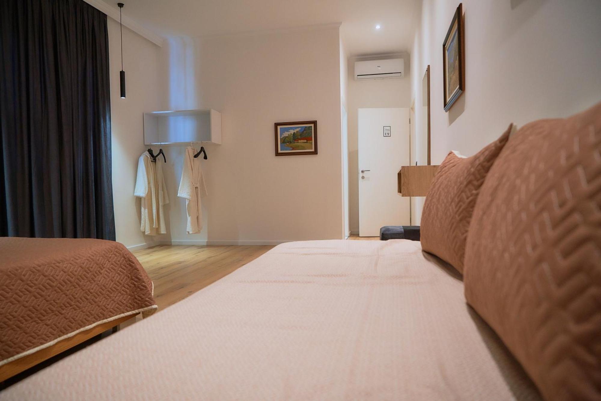Kalpazo Inn Тирана Екстер'єр фото