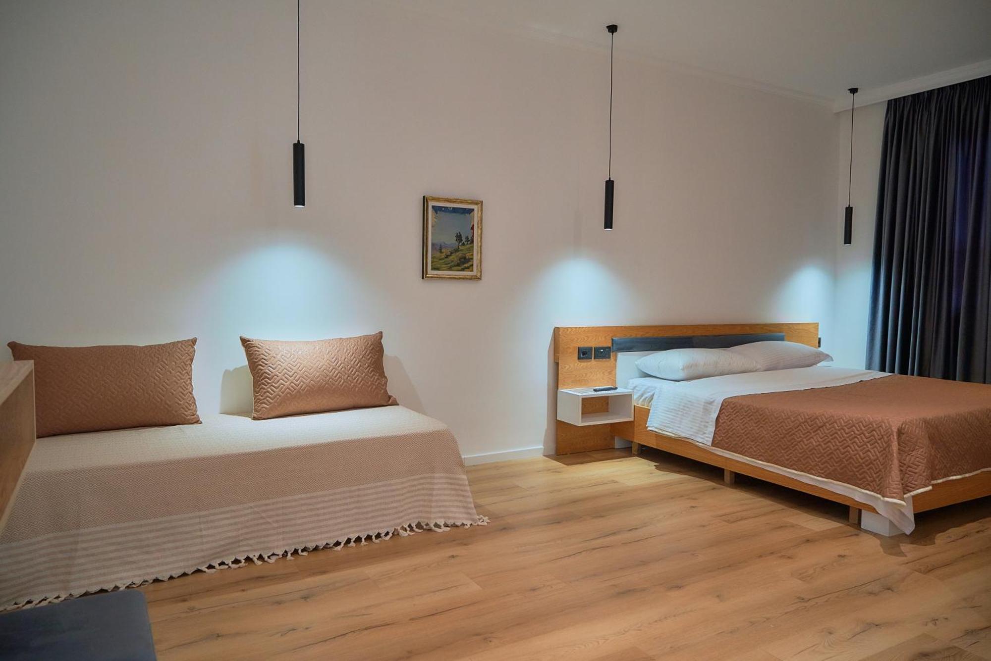 Kalpazo Inn Тирана Екстер'єр фото