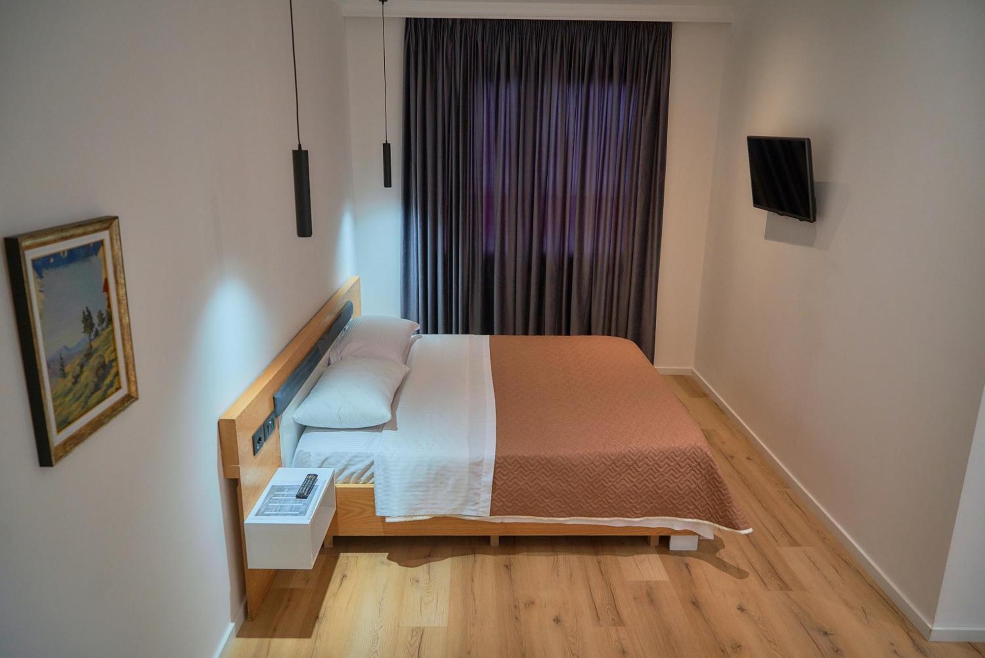 Kalpazo Inn Тирана Екстер'єр фото