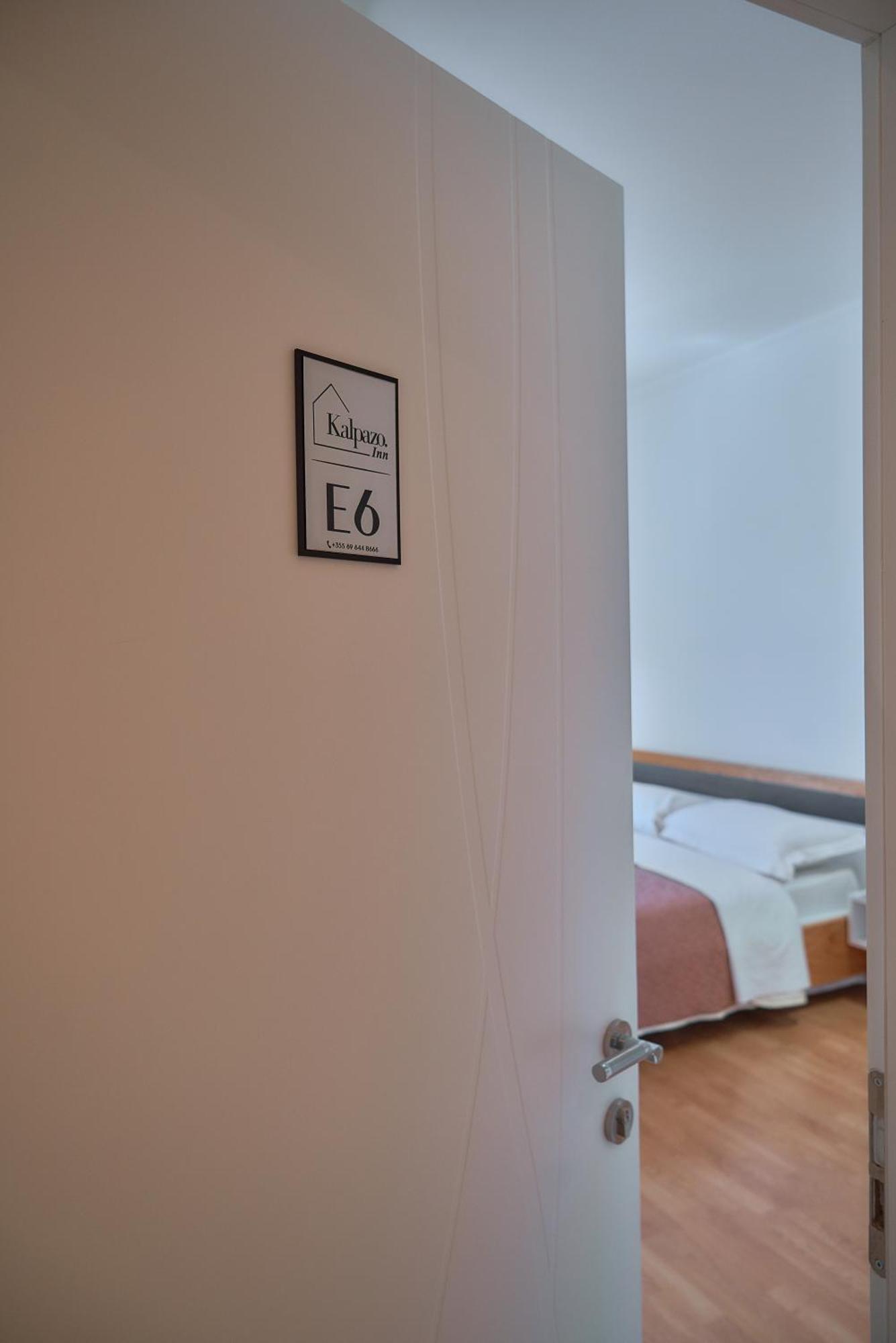 Kalpazo Inn Тирана Екстер'єр фото