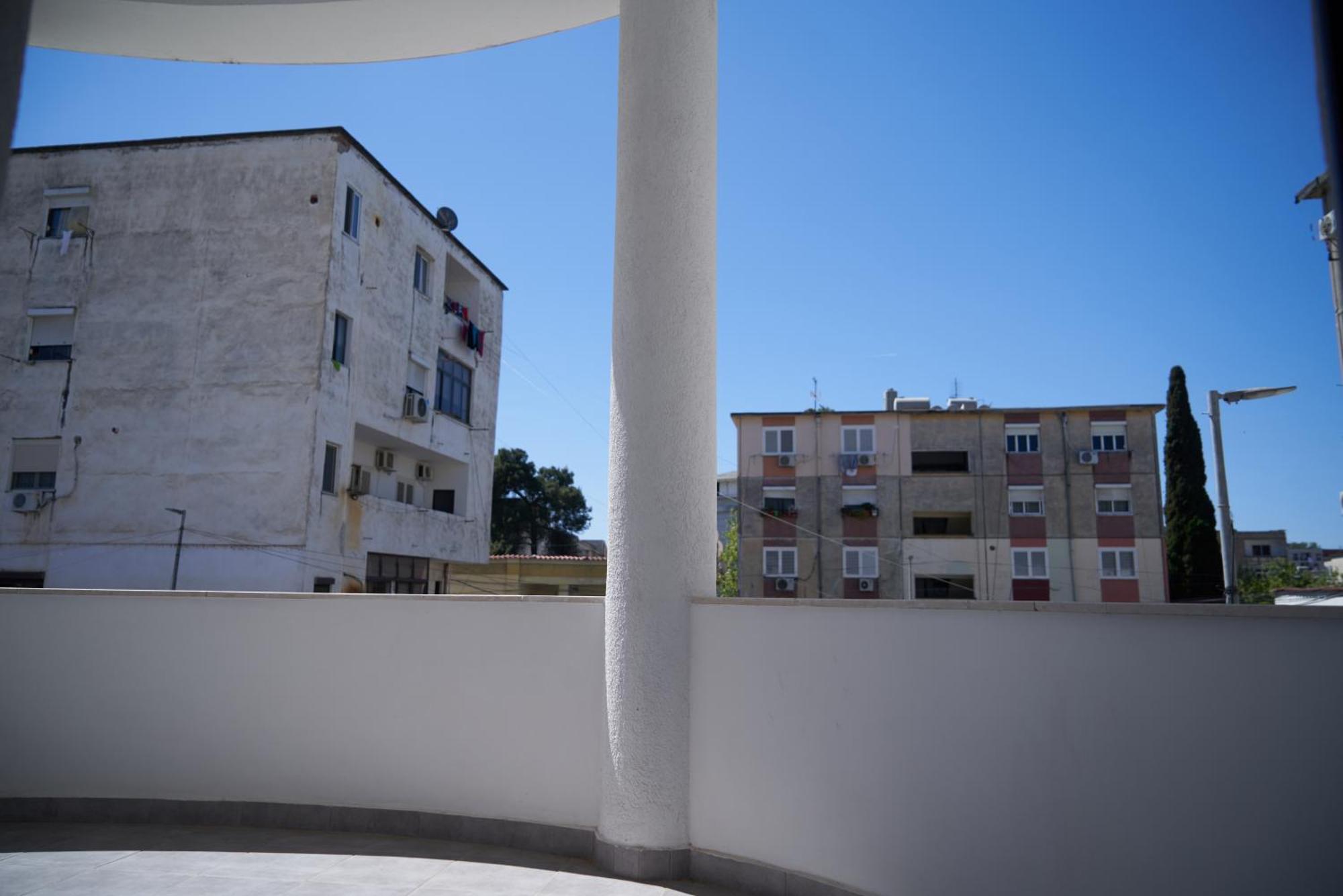 Kalpazo Inn Тирана Екстер'єр фото